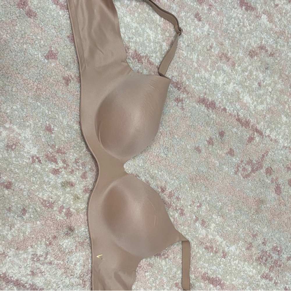 Victorias Secret 36 B Seamless Tan Bra